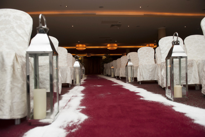 christmas wedding decor aisle